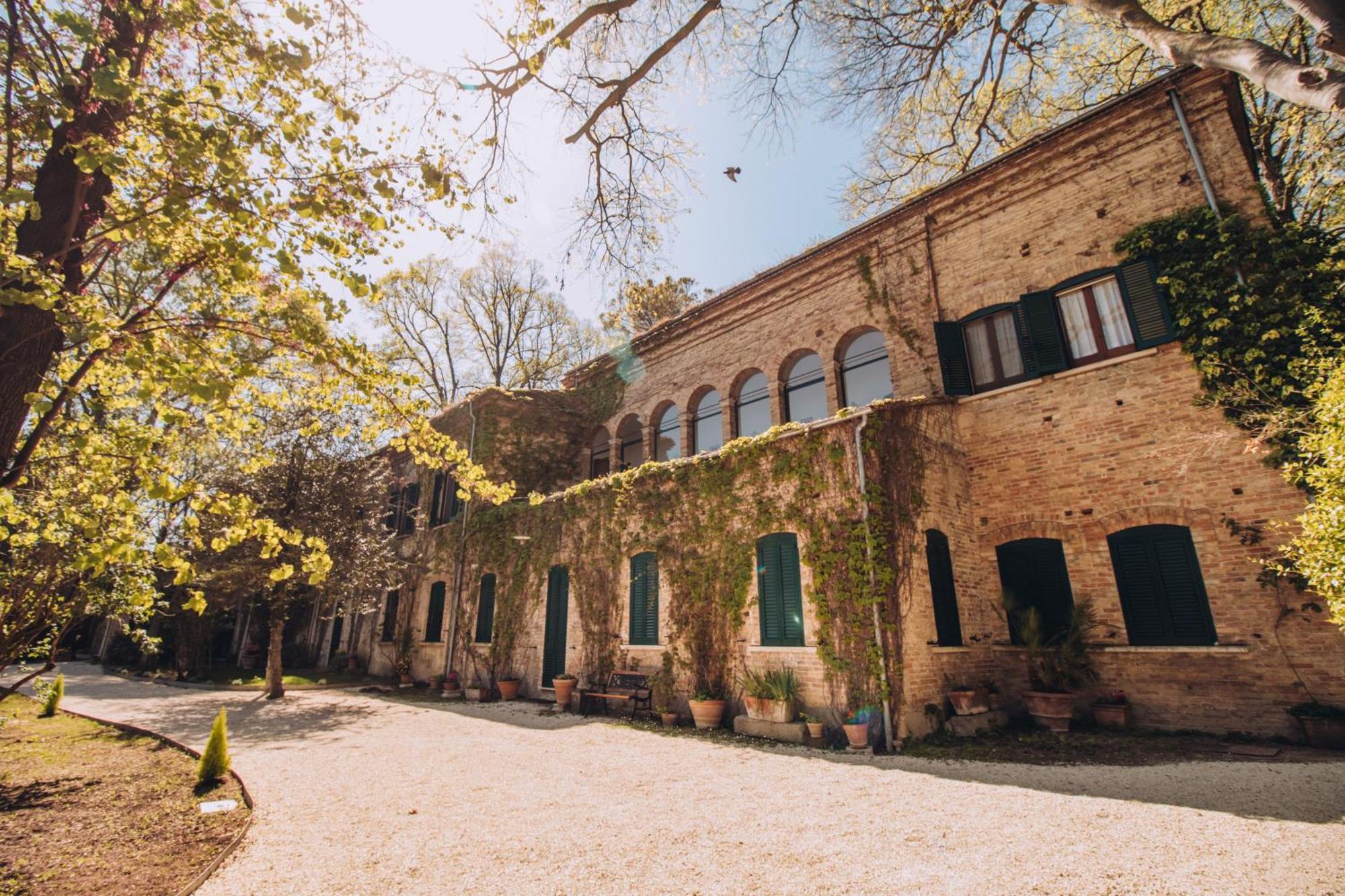 فندق The Baron'S Estate Torre de' Passeri المظهر الخارجي الصورة