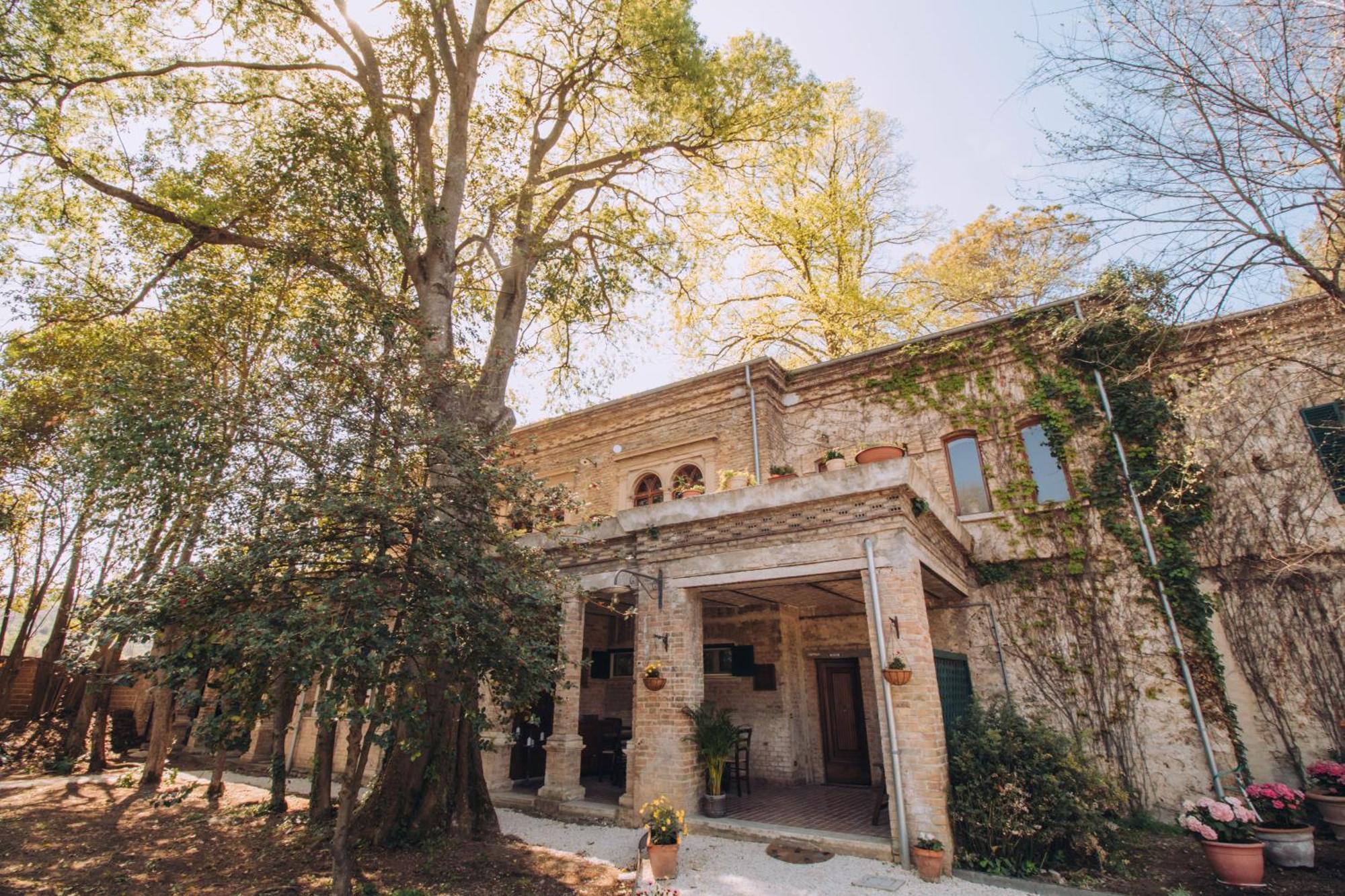فندق The Baron'S Estate Torre de' Passeri المظهر الخارجي الصورة