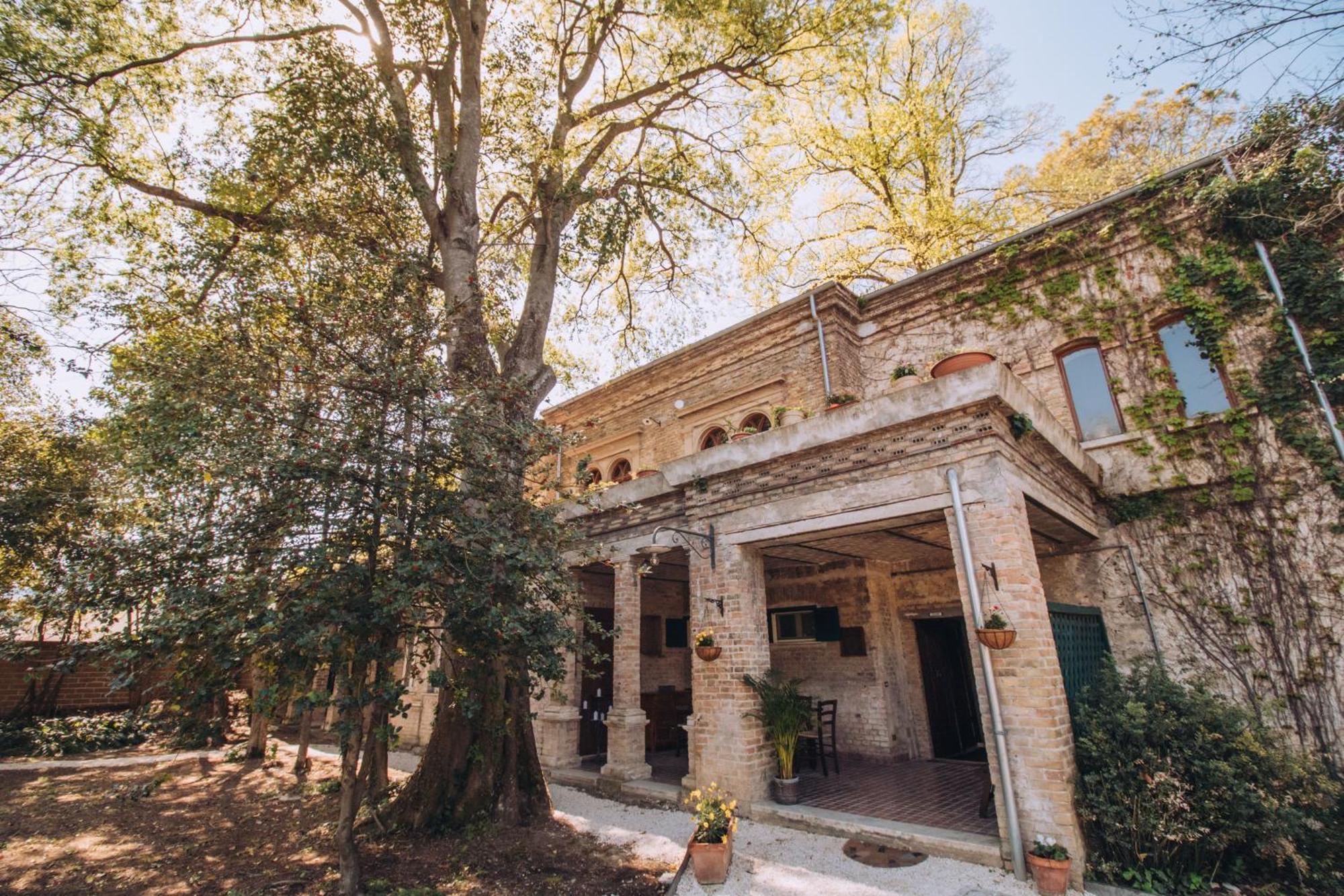 فندق The Baron'S Estate Torre de' Passeri المظهر الخارجي الصورة